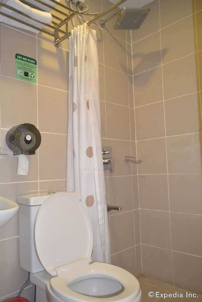 Columbus Plaza Hotel Standard Room 11