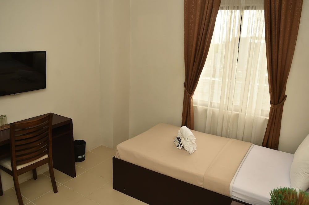 Columbus Plaza Hotel Basic Single Room, 1 Twin Bed 7