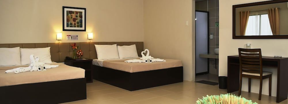 Columbus Plaza Hotel Premium Room