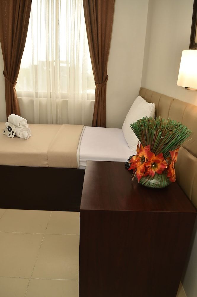 Columbus Plaza Hotel Basic Single Room, 1 Twin Bed 10