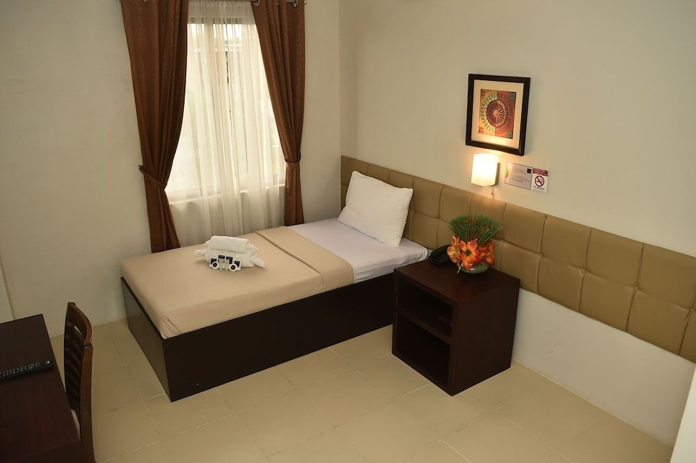 Columbus Plaza Hotel Basic Single Room, 1 Twin Bed 5