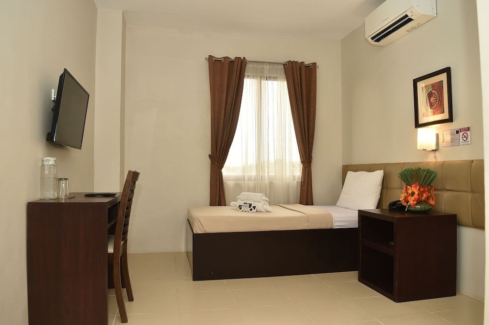 Columbus Plaza Hotel Basic Single Room, 1 Twin Bed 4