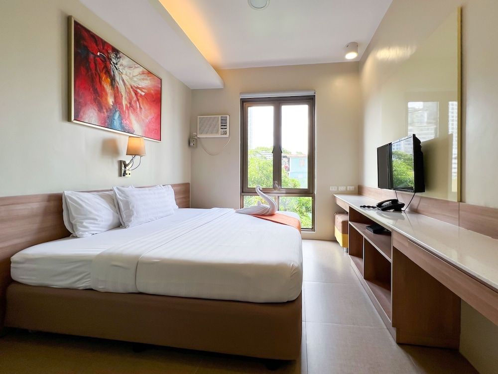 ABC Hotel Cebu Superior Room, 1 King Bed 5