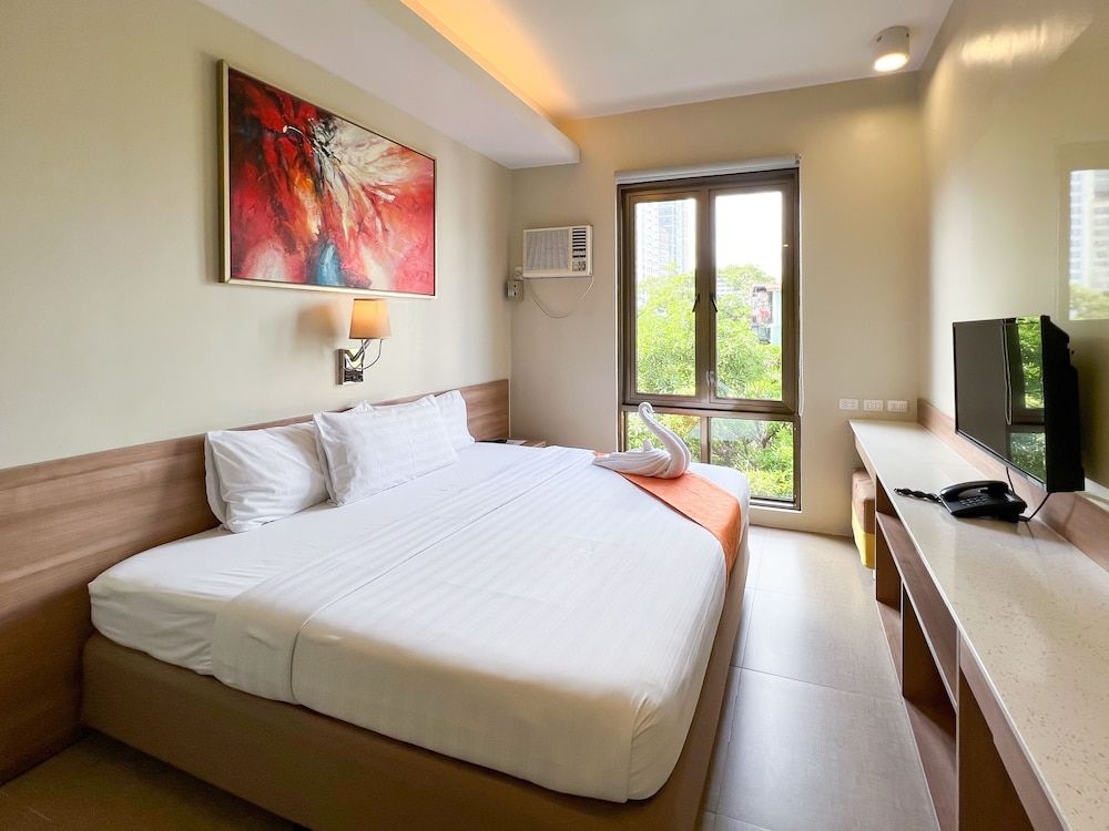 ABC Hotel Cebu Superior Room, 1 King Bed 4