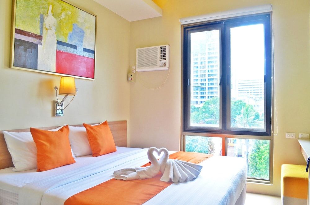 ABC Hotel Cebu Superior Room, 1 King Bed 2
