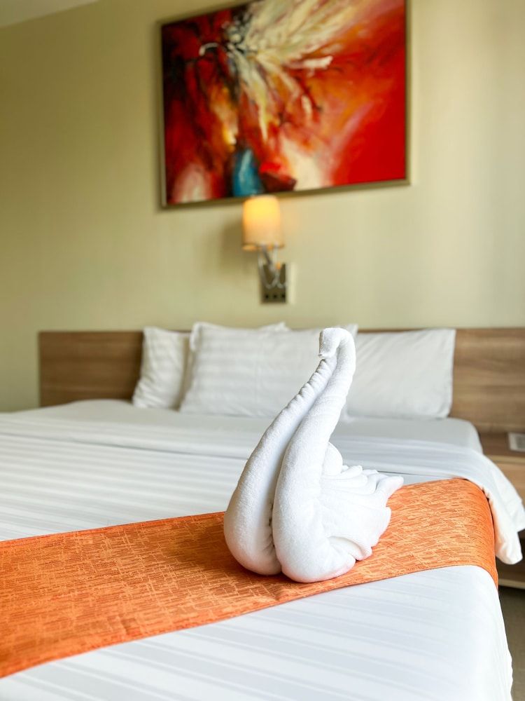 ABC Hotel Cebu Superior Room, 1 King Bed 3