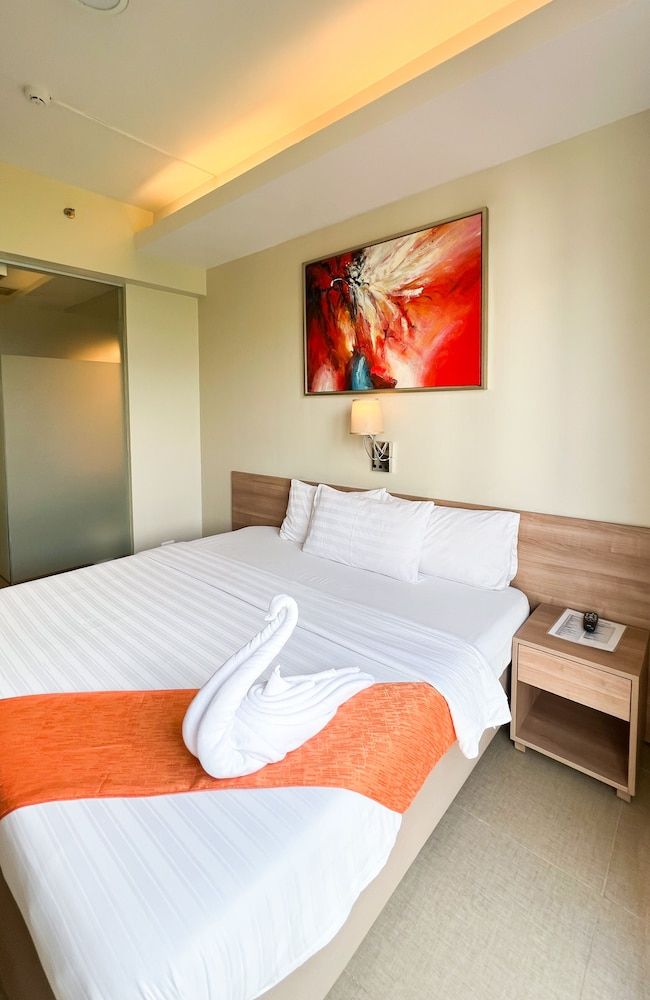 ABC Hotel Cebu Superior Room, 1 King Bed 6