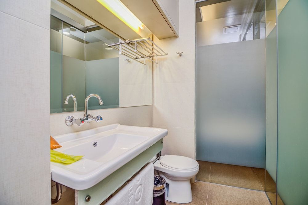 ABC Hotel Cebu Superior Room, 2 Twin Beds 16