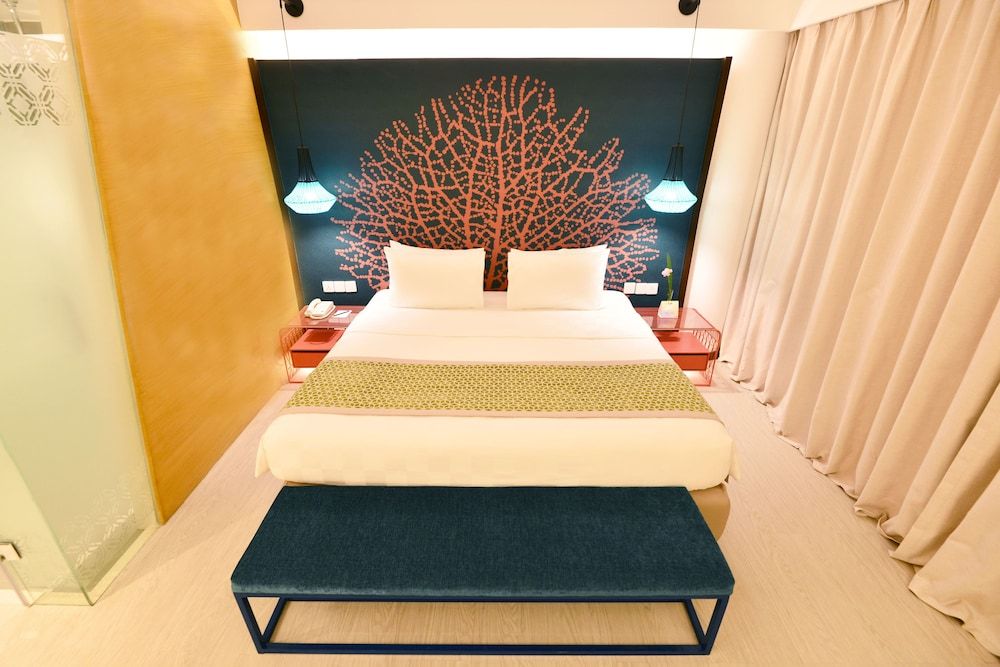 Hue Hotels and Resorts Boracay Managed by HII Deluxe King Room 2