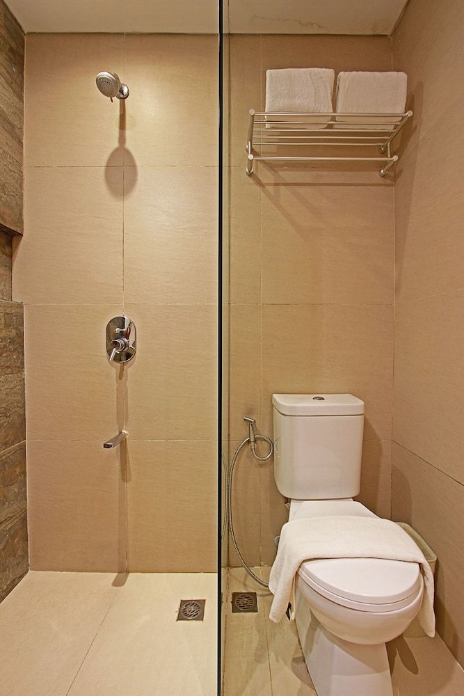 Aloha Boracay Hotel Deluxe Twin Room 11