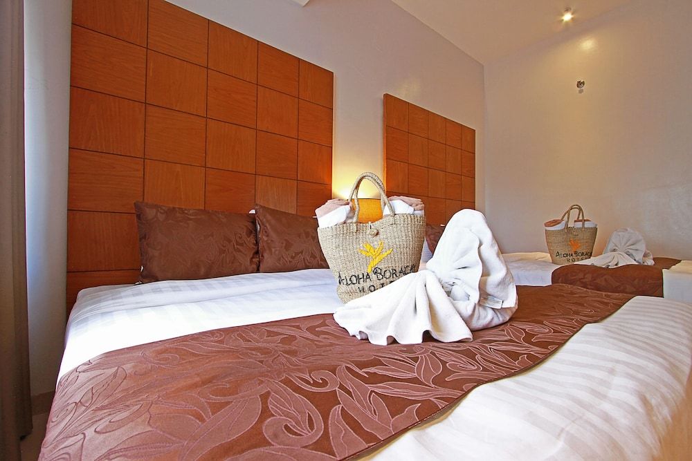 Aloha Boracay Hotel Deluxe Twin Room 8