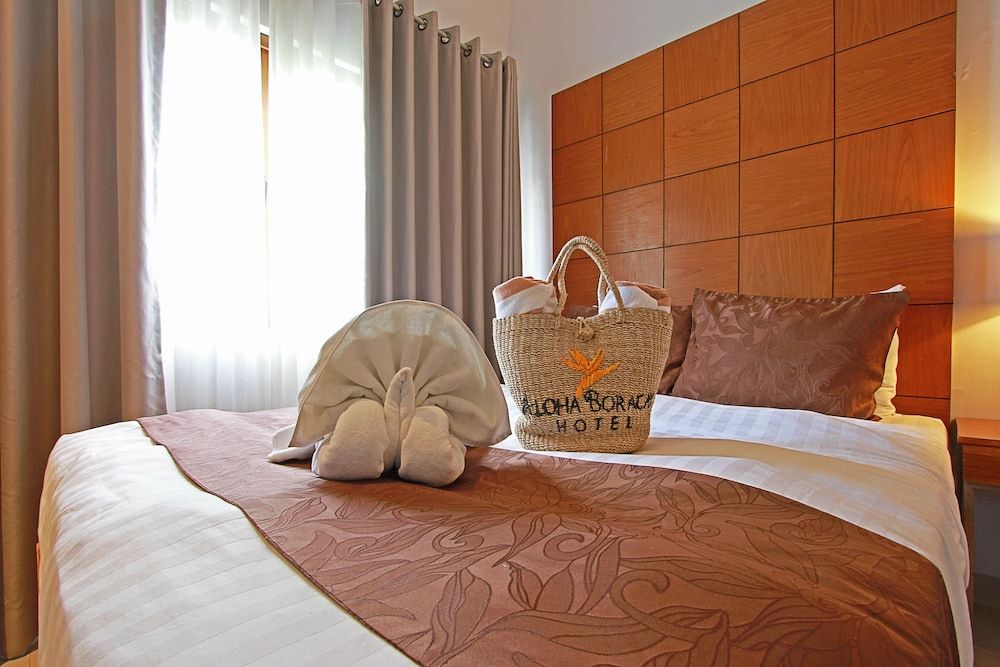 Aloha Boracay Hotel Deluxe Twin Room 9