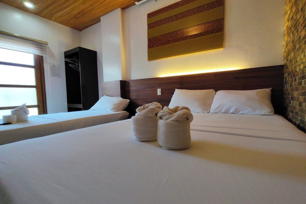 Taj Guesthouse Boracay Triple Room 5