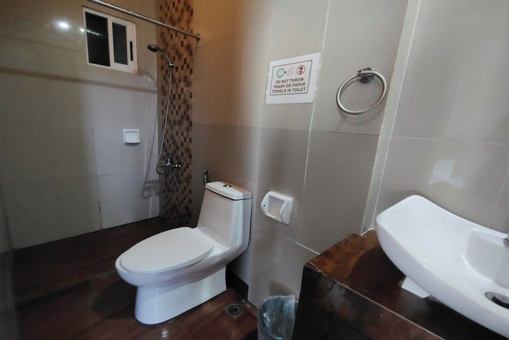 Taj Guesthouse Boracay Triple Room 7