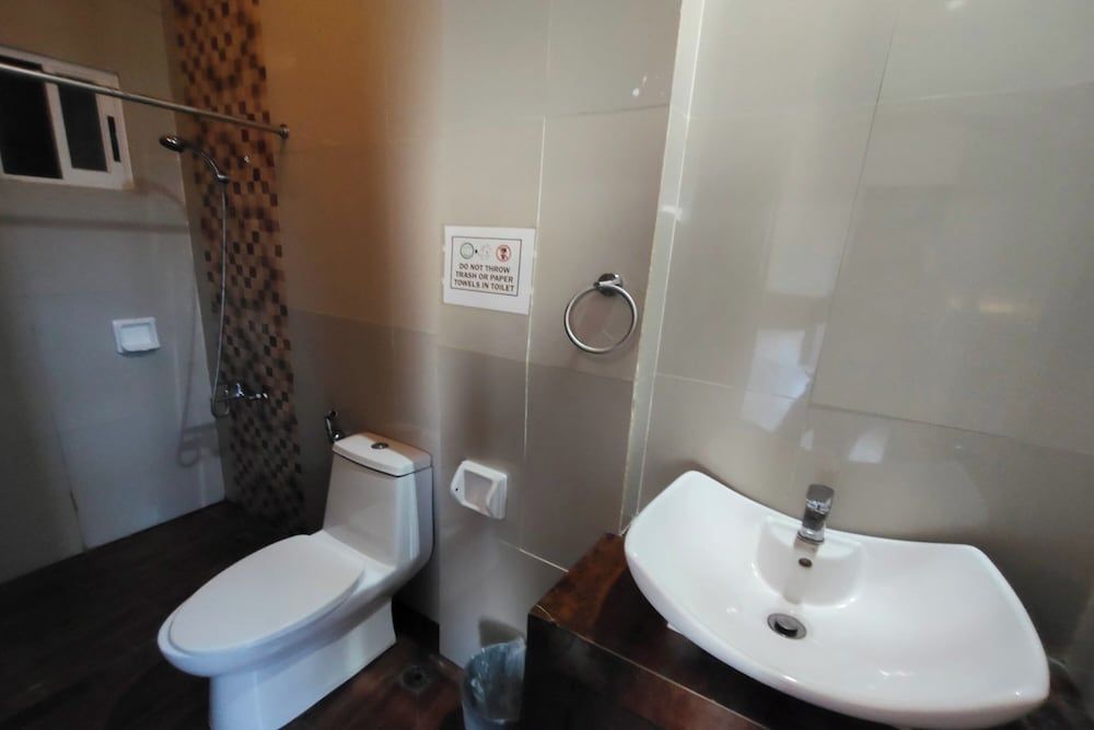 Taj Guesthouse Boracay Triple Room 8