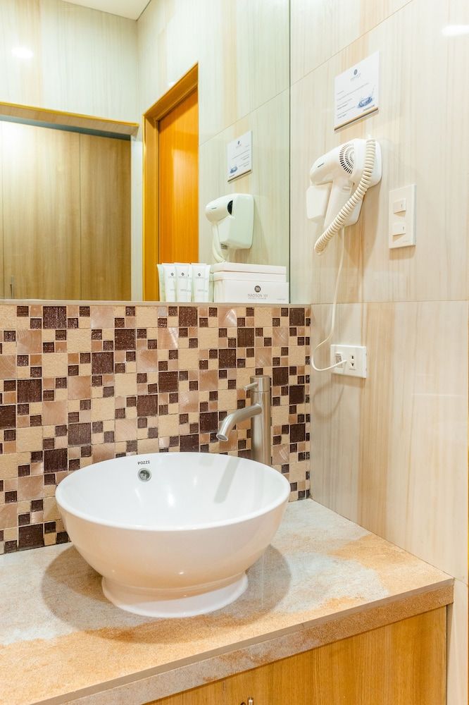 Madison 101 Hotel & Tower Standard Triple Room, 3 Twin Beds 6