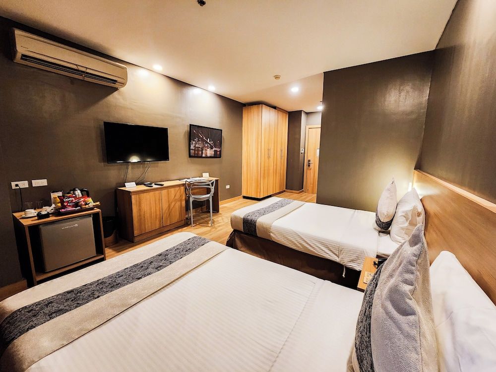 Madison 101 Hotel & Tower Deluxe Double Room 3