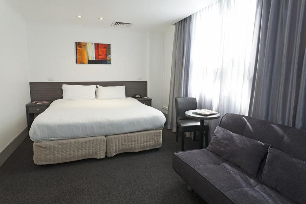 Causeway Inn On The Mall Superior Room 5