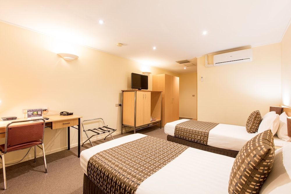 Mildura Inlander Resort Superior Twin Room 2