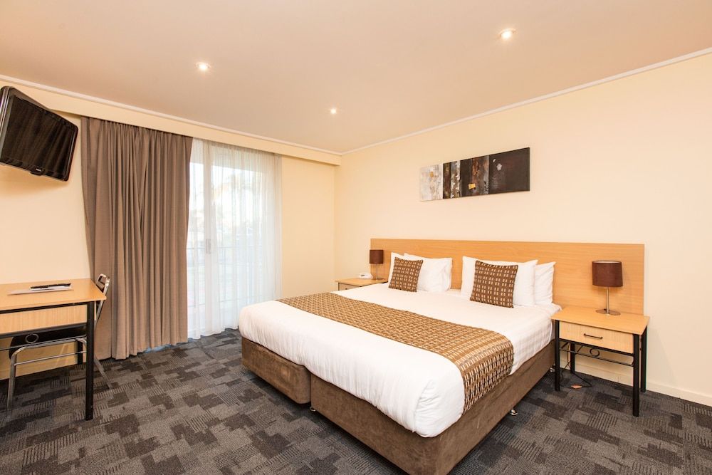 Mildura Inlander Resort Executive Apartment, Jetted Tub