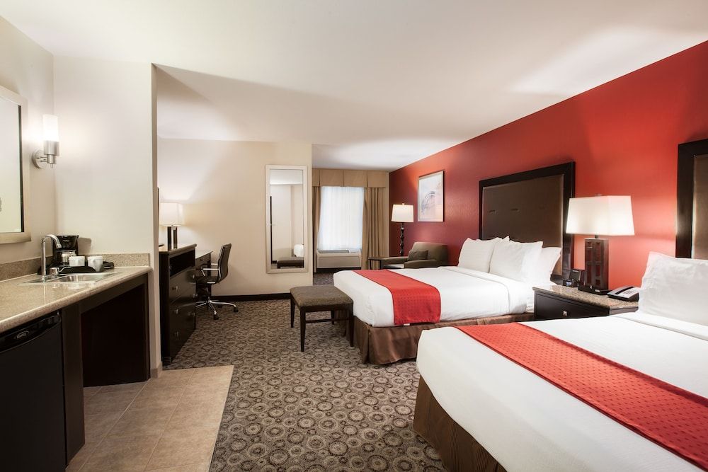 Standard Room, 2 Queen Beds, Accessible (Mobility Roll-In Shower)