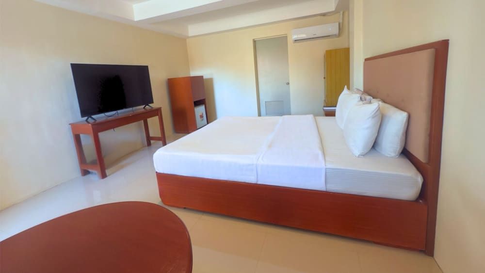 Whiterock Beach Hotel + Waterpark Superior Cabana 3