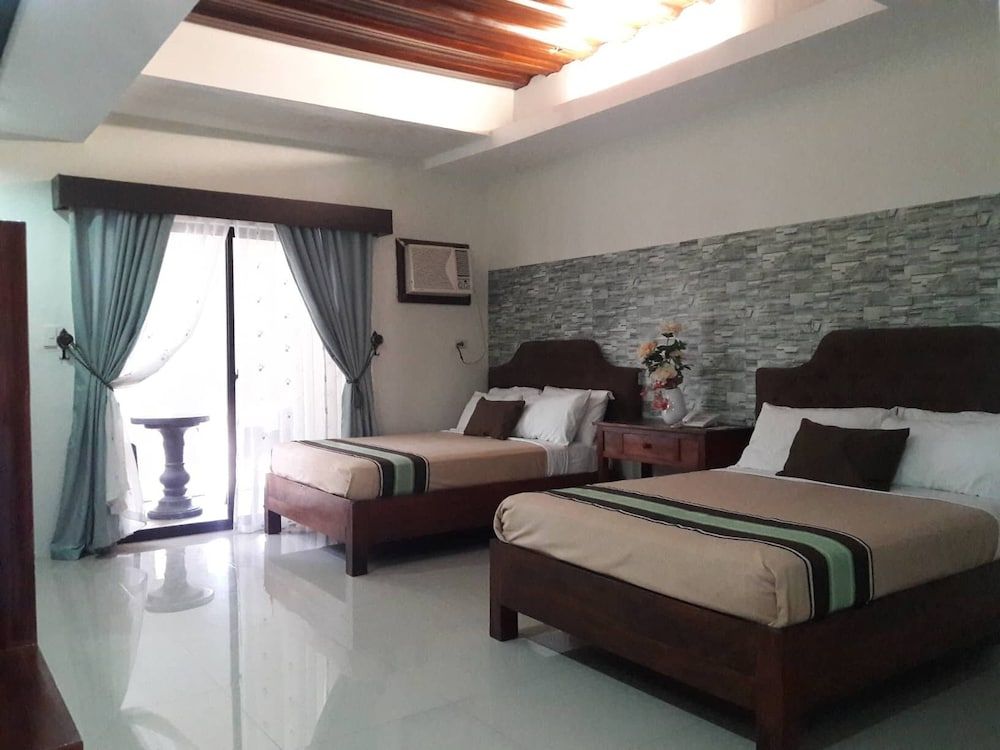 MelSol Hotel Skyview Family with Balcony 4