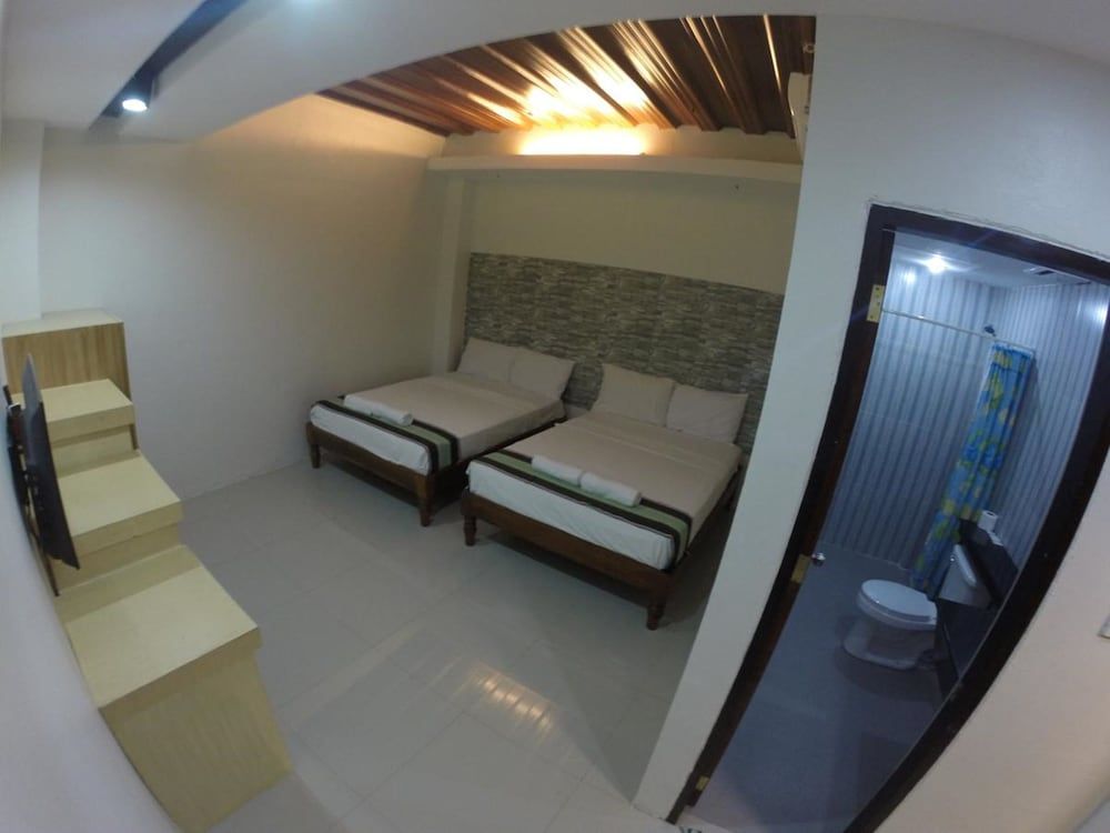 MelSol Hotel Skyview Family with Balcony 9