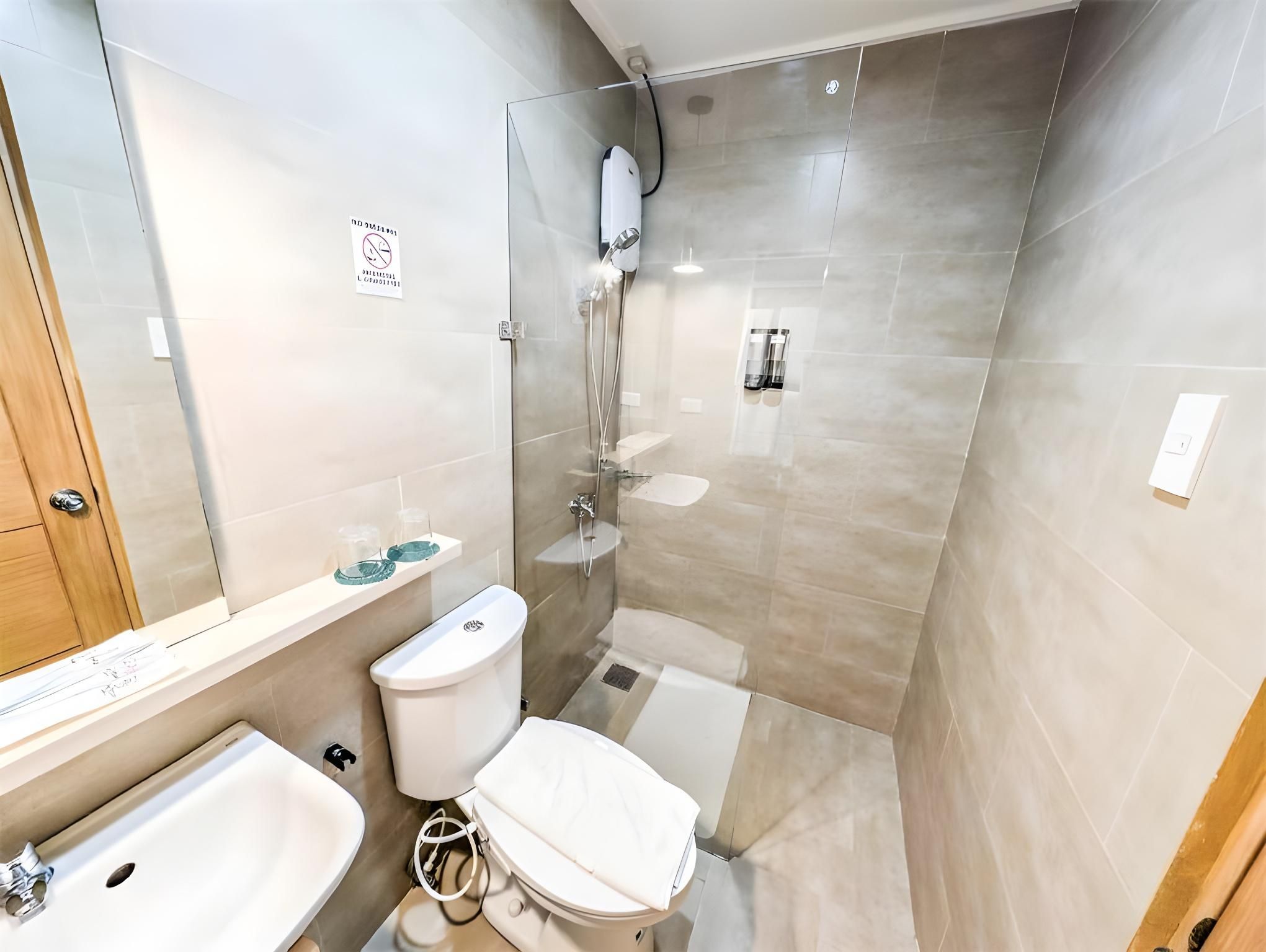 undefined Cebu Uncle Toms Cabin Hotel powered by Cocotel 7