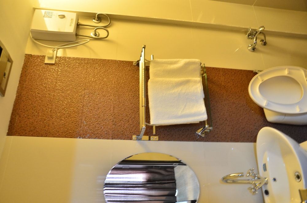 Oriental Zen Suites Standard Studio with Window but No View 9