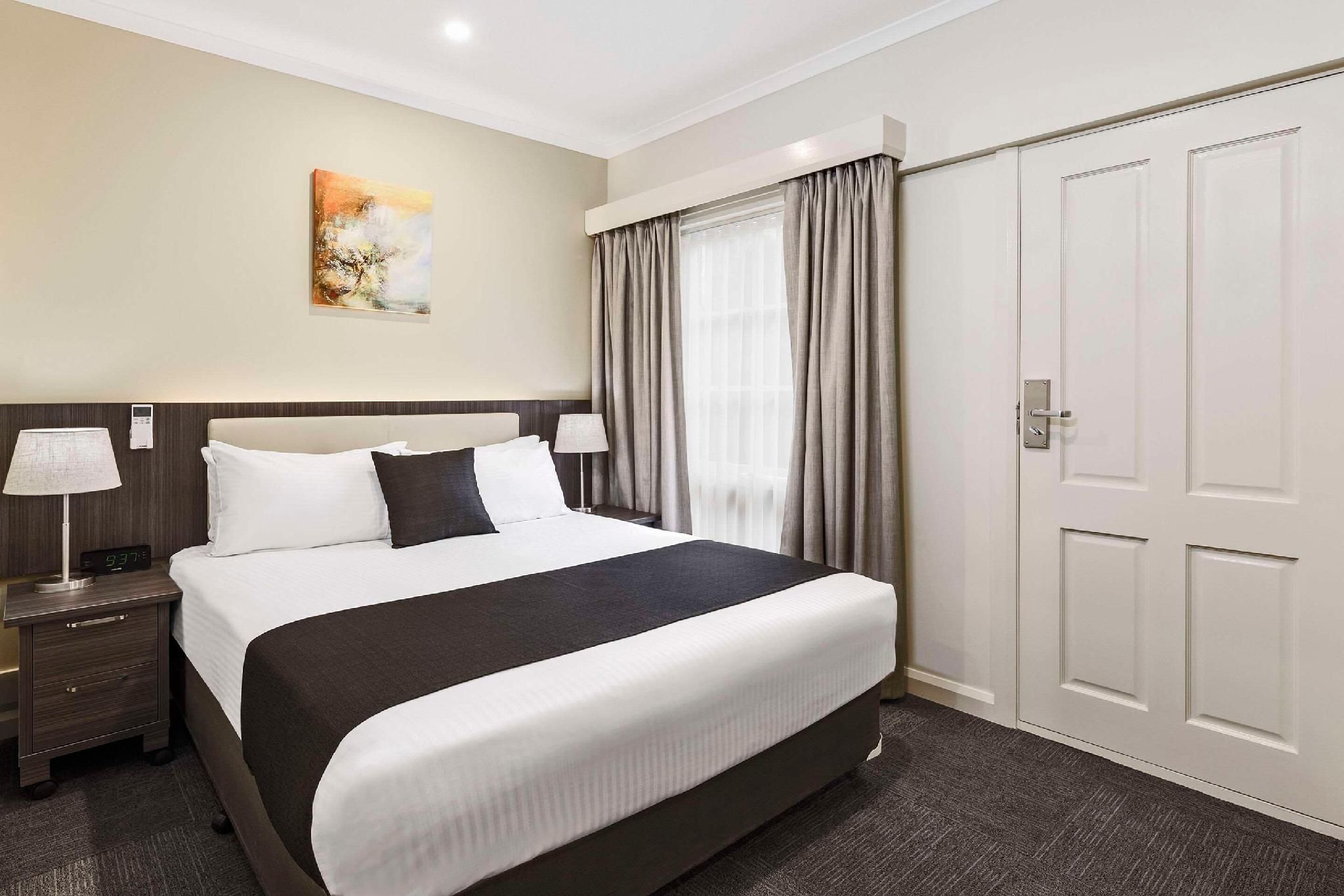 1 Queen Bed, Nonsmoking