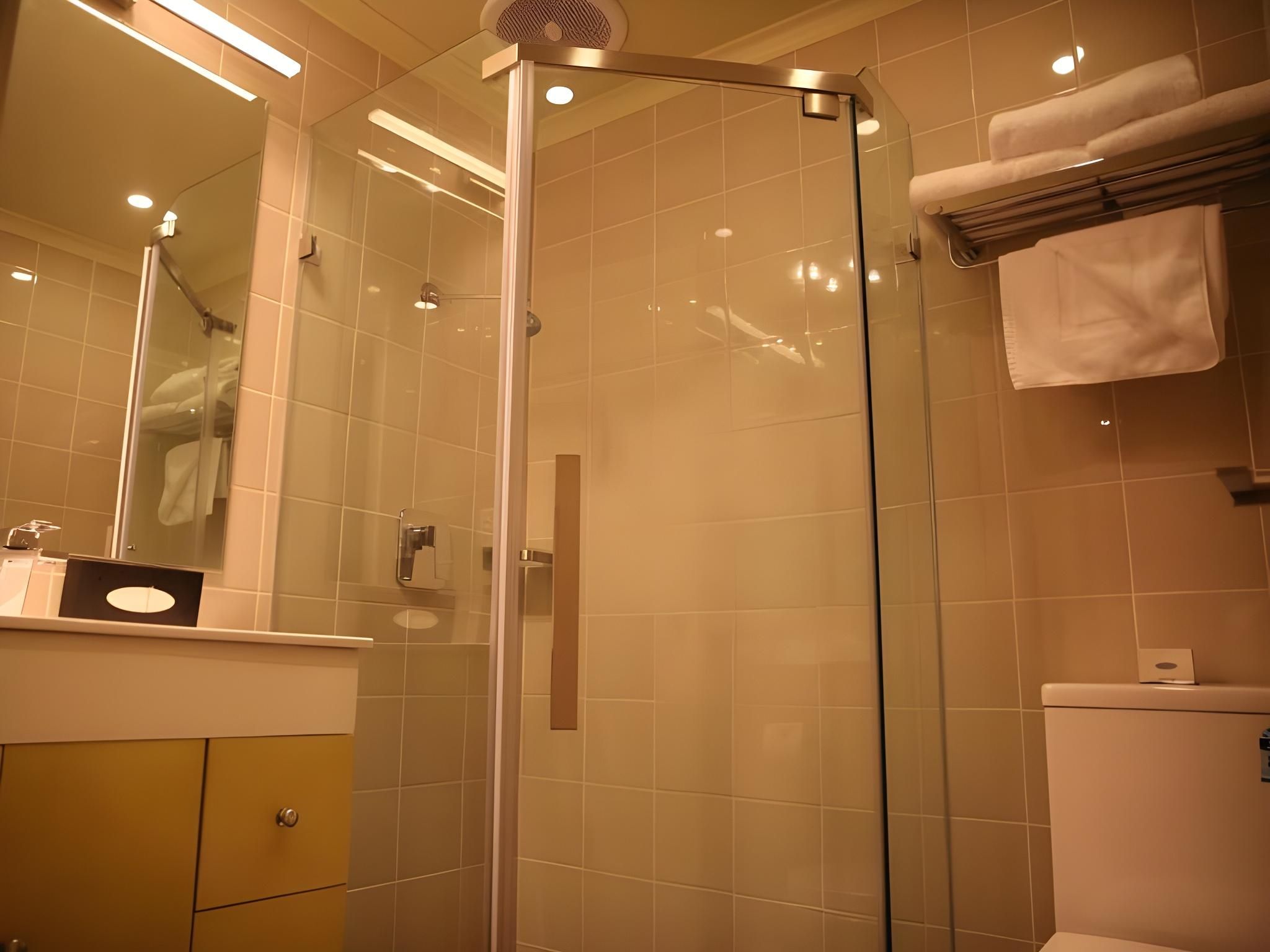 Deluxe Two - Bedroom Suite - Non-Smoking