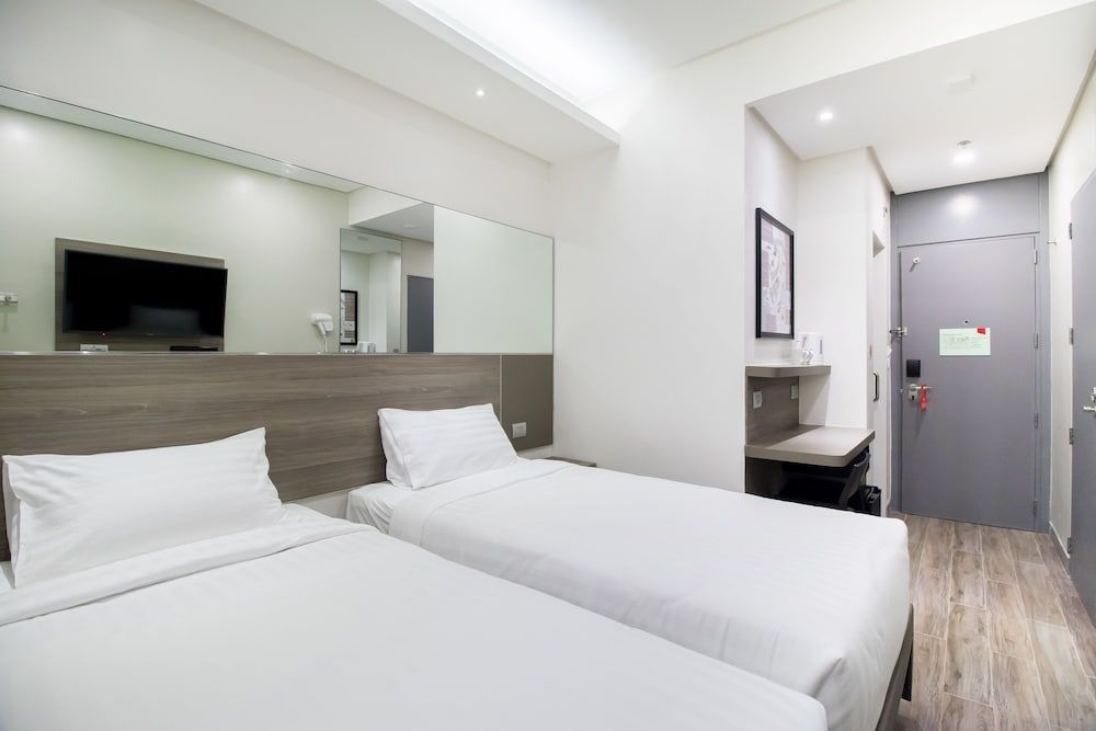 Red Planet Manila Bay Twin Room 2