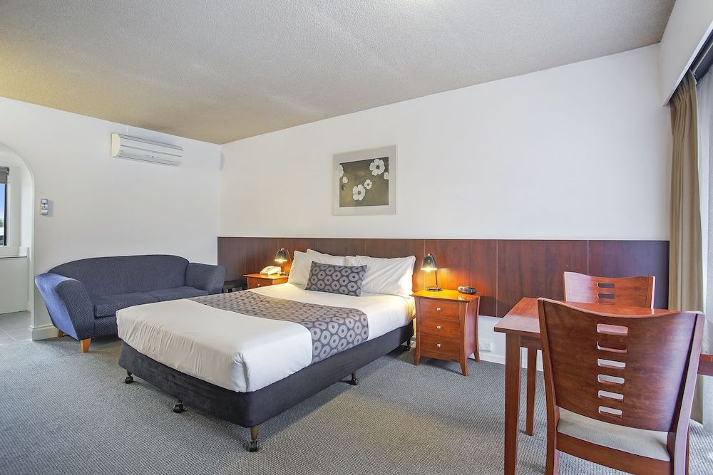 Central Court Motel Warrnambool Standard Queen Room