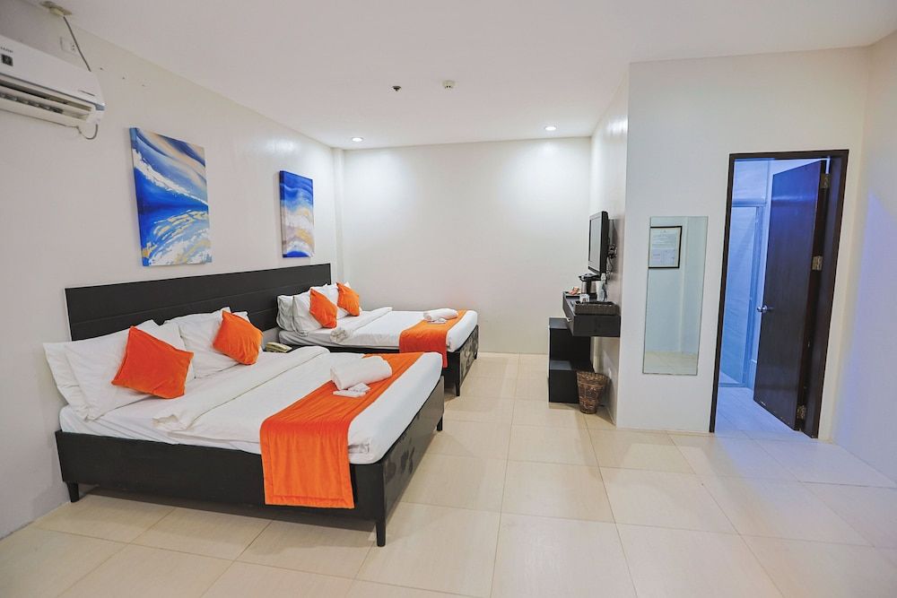 Holiday Suites Hotel & Resort Family Room, 2 Double Beds 2