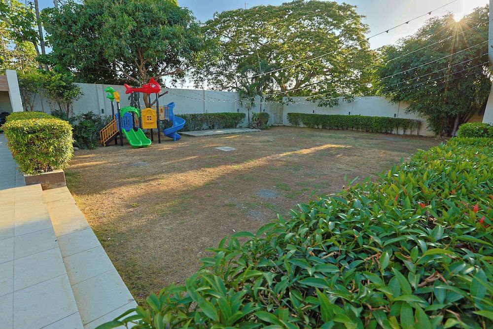 undefined Holiday Suites Hotel & Resort 9