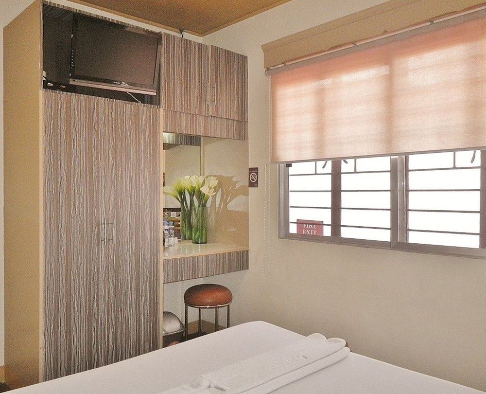 Baguio Holiday Villas Standard Room, 1 Double Bed 3