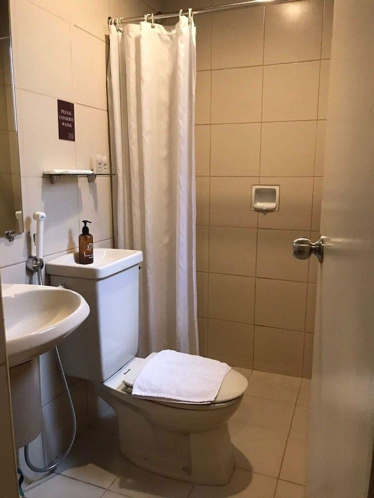 Baguio Holiday Villas Deluxe Room, 1 Double Bed 4