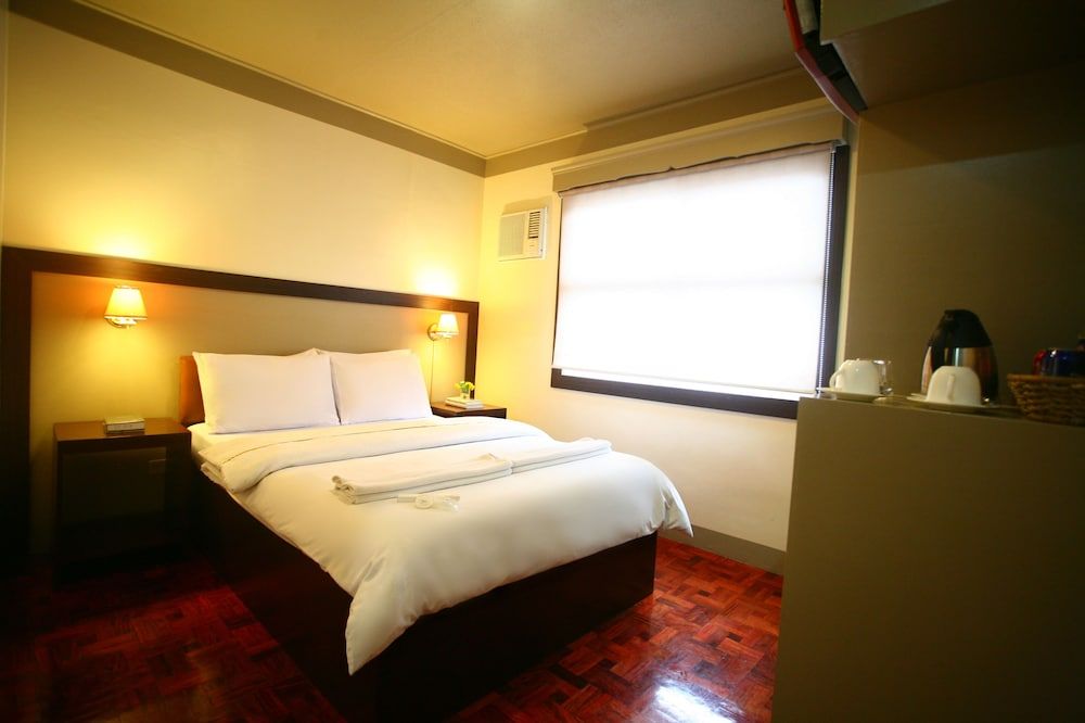 Baguio Holiday Villas Deluxe Room, 1 Double Bed 2