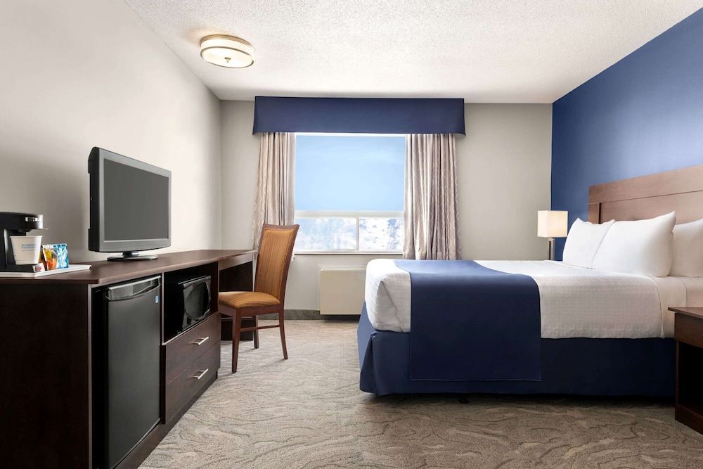 Standard Room, 1 Queen Bed