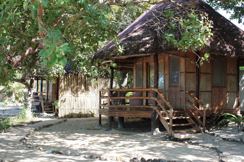 Beachfront Cottage with Aircon