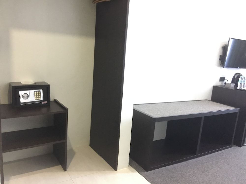 Mezzo Hotel Superior Room 12