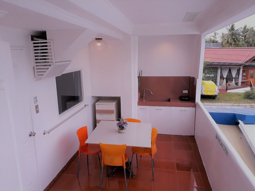 Family Room, Poolside