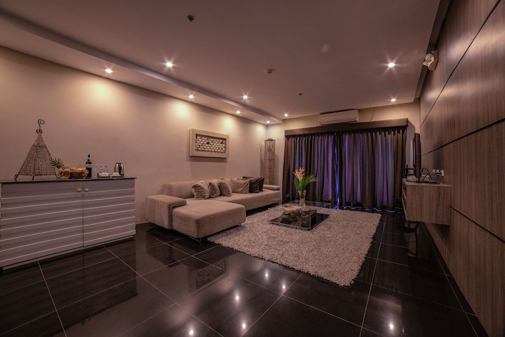 Presidential Suite, Garden View