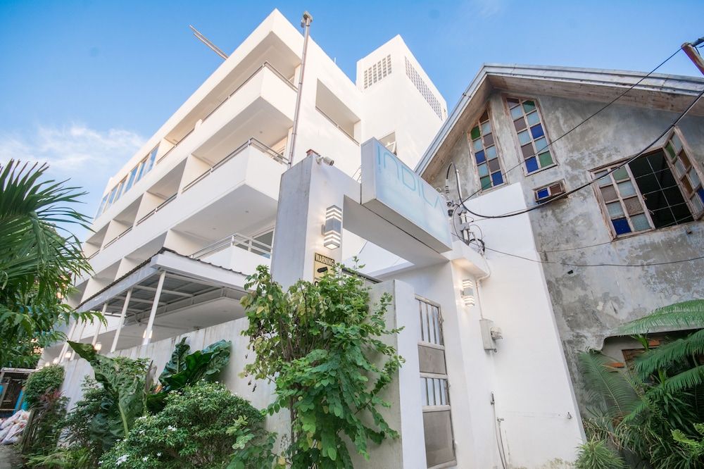 undefined Indila Boracay 6