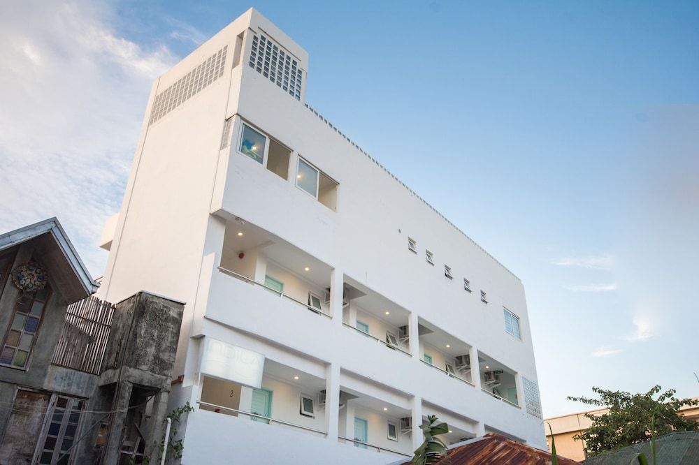 undefined Indila Boracay 7