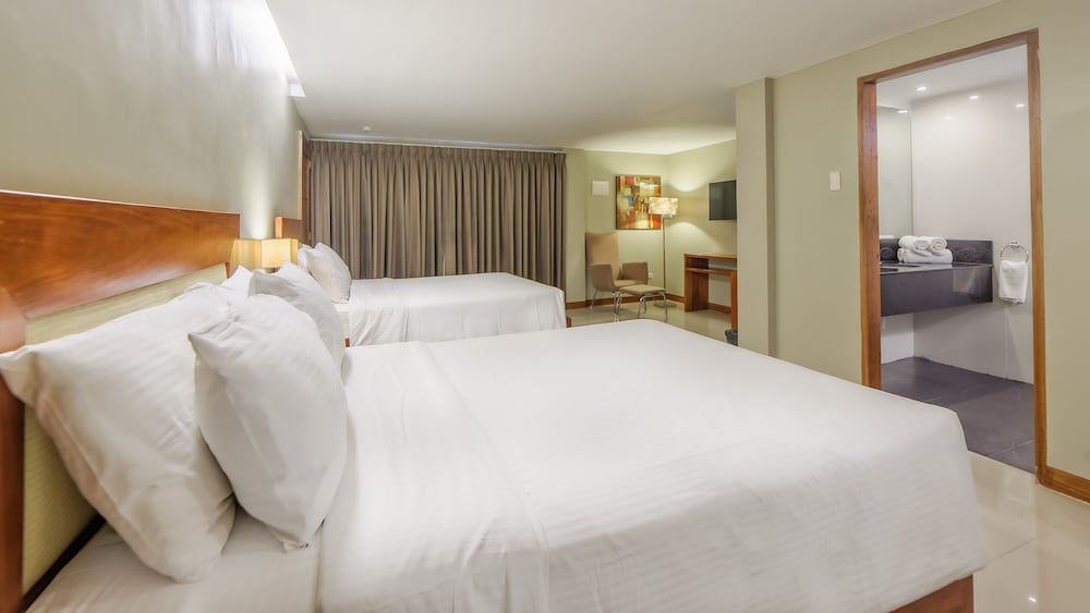 Golden Palm Resort Family Room 2