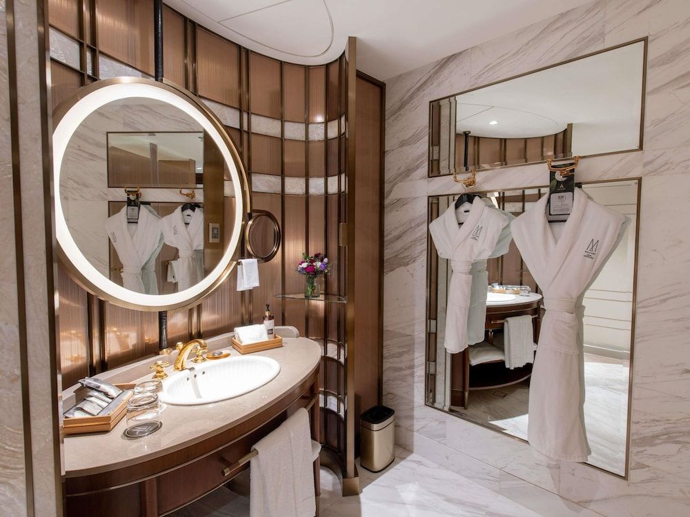 Admiral Hotel Manila - MGallery Collection Superior Room, 1 King Bed (Atrium) 4