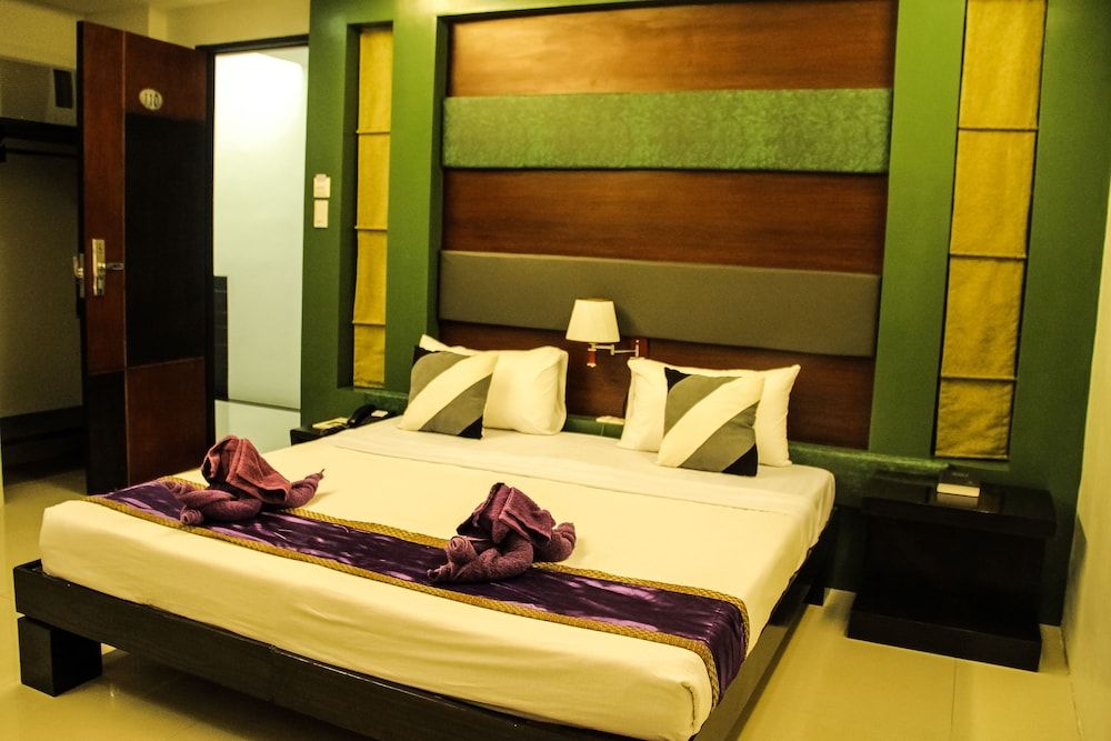 The horizon suites and arcade