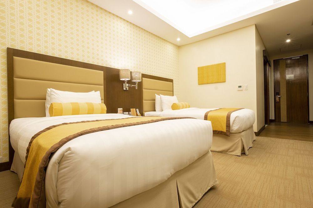 Maayo Hotel Deluxe Room 2